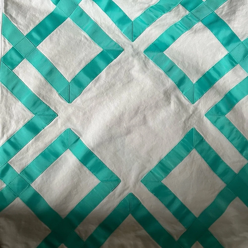 Pottery Barn -2 cushions in white and teal ribbon from PBTEEN collection - Picture 2 of 6